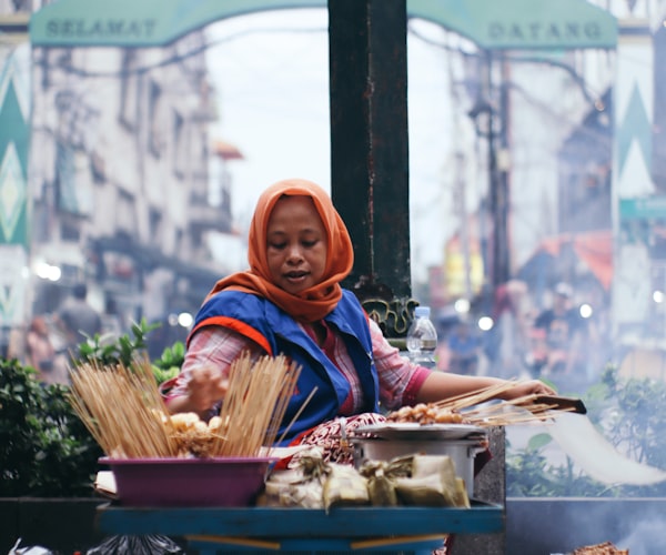 Wanita Indonesia bekerja fleksibel